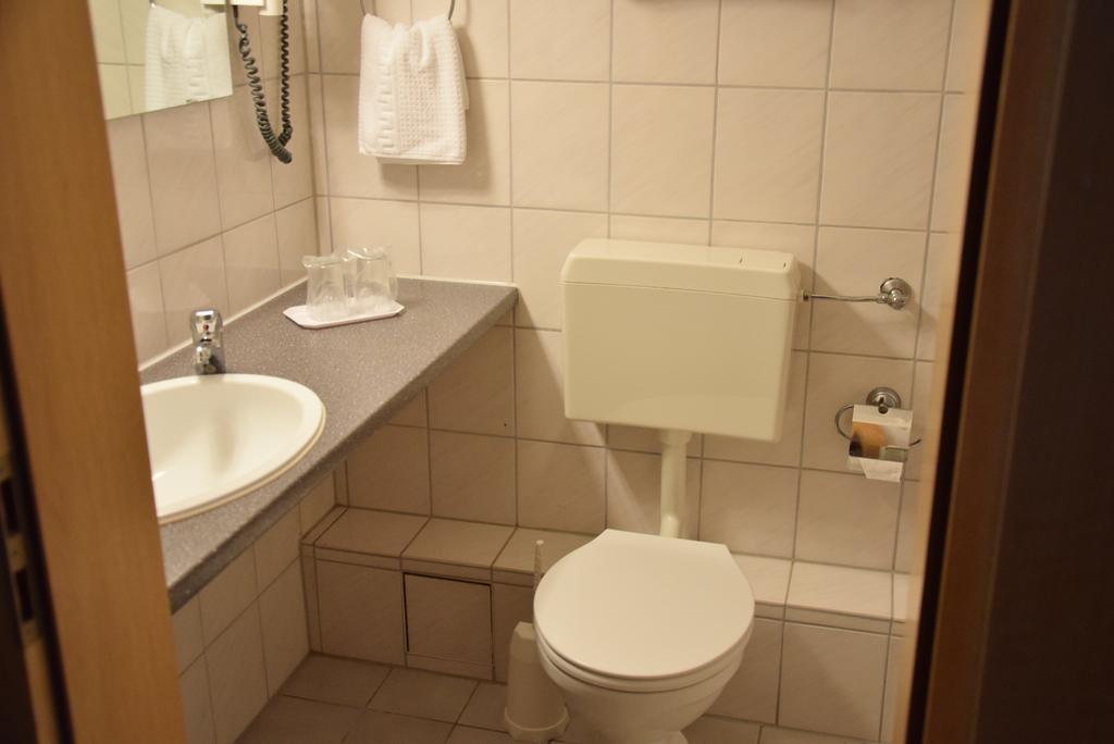 Niebuhrs Hotel Friedrichsdorf Extérieur photo