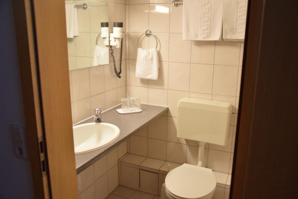 Niebuhrs Hotel Friedrichsdorf Extérieur photo