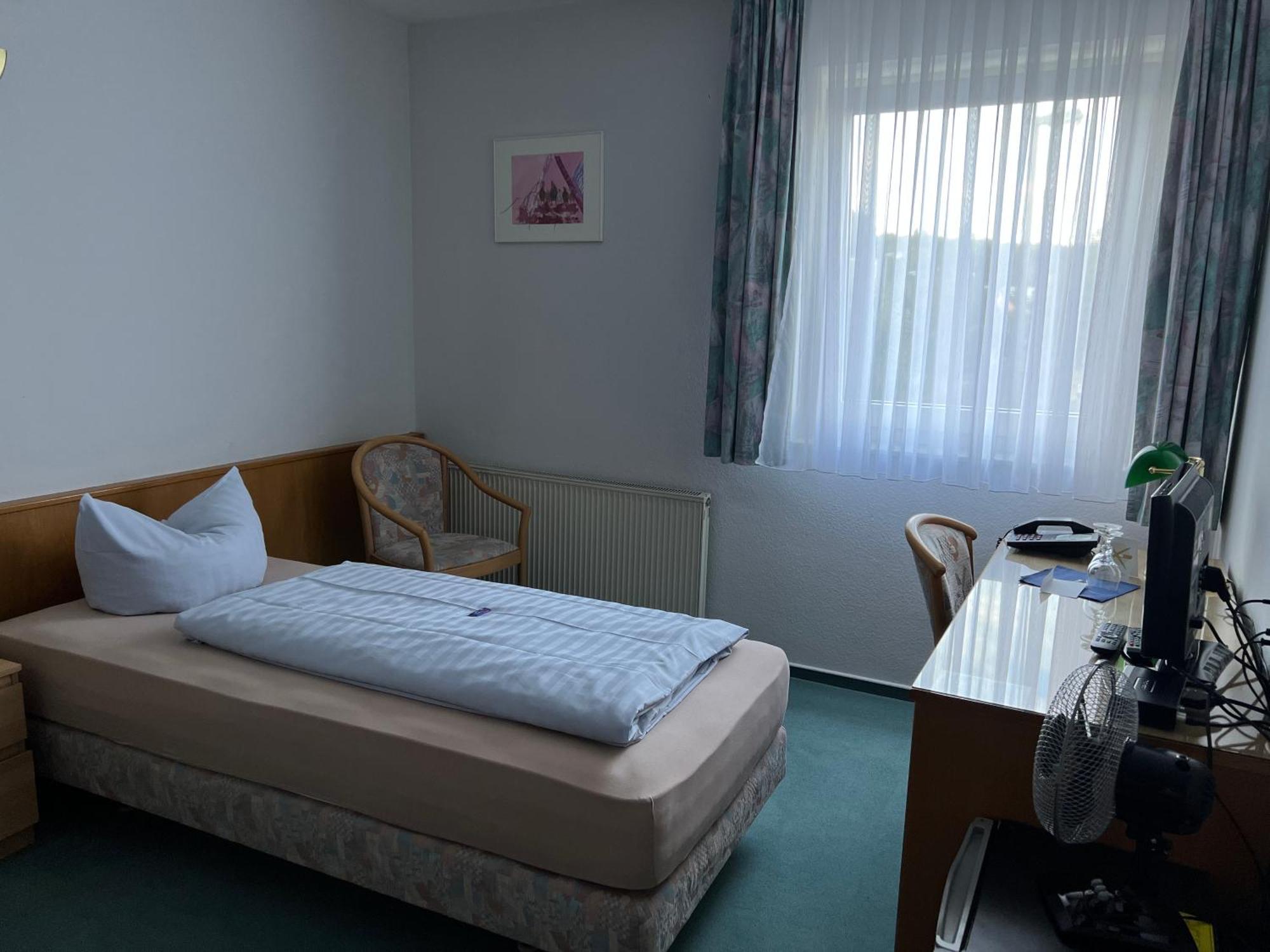 Niebuhrs Hotel Friedrichsdorf Chambre photo